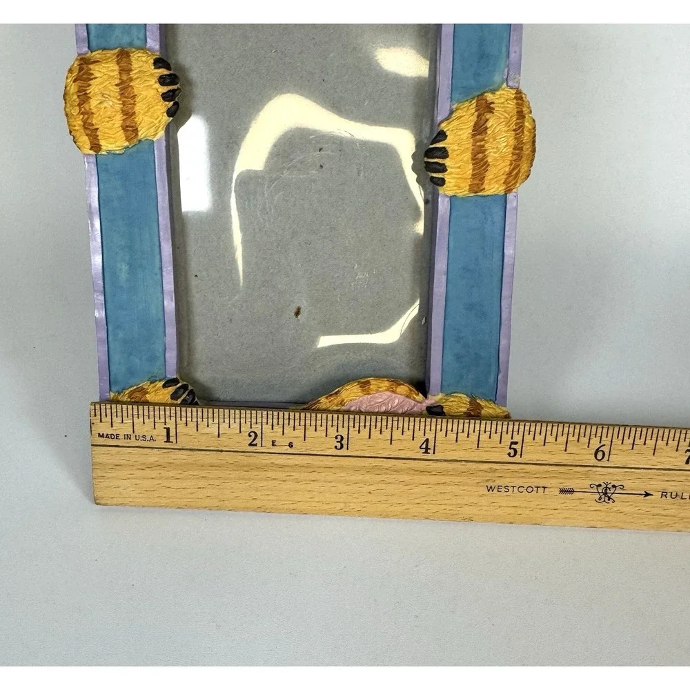N/A vintage resin